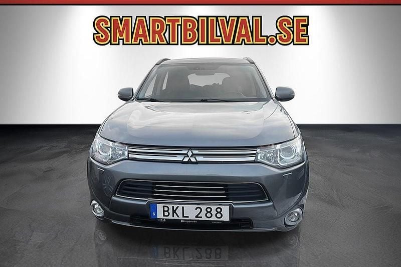 Begagnad Mitsubishi Outlander P-HEV 121 HK (88 kW) 2014 Grå SUV