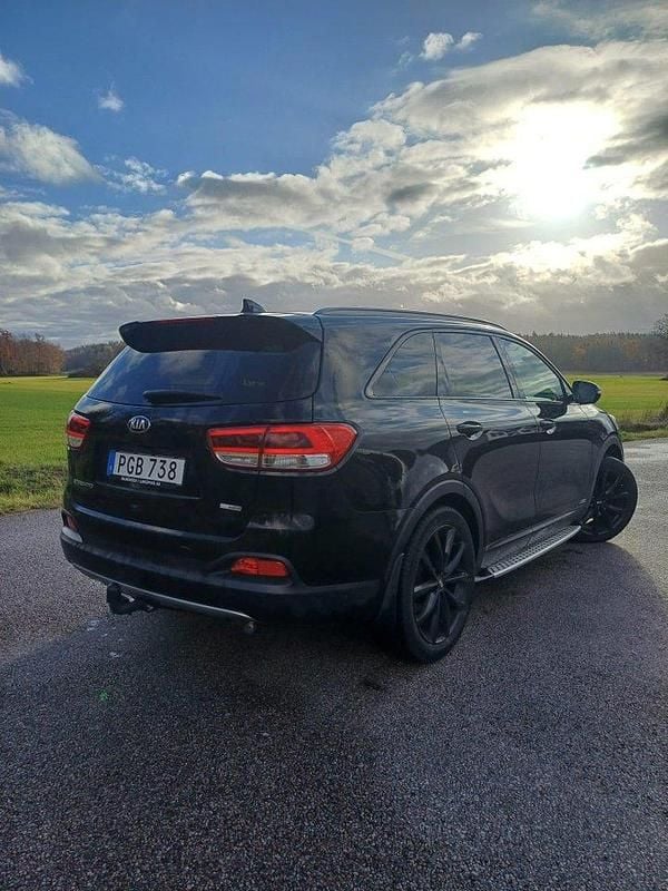 Svart Begagnad 2017 Kia Sorento SUV | 259 900 kr (Bra pris) - Bild 1/4