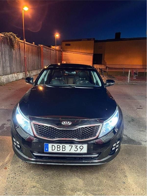Svart Begagnad 2015 Kia Optima Sedan | 148 000 kr (Lite dyr) - Bild 1/4