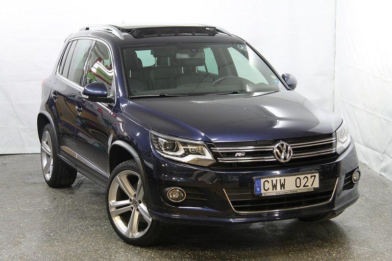 Mörkblå (blå) Begagnad 2012 VW Tiguan Comfortline SUV | 154 900 kr - Bild 1/4