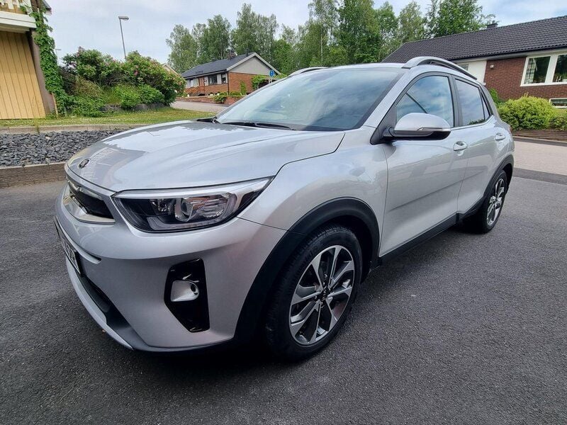 Grå Begagnad 2020 Kia Stonic Advance SUV | 163 000 kr (Superpris) - Bild 1/4