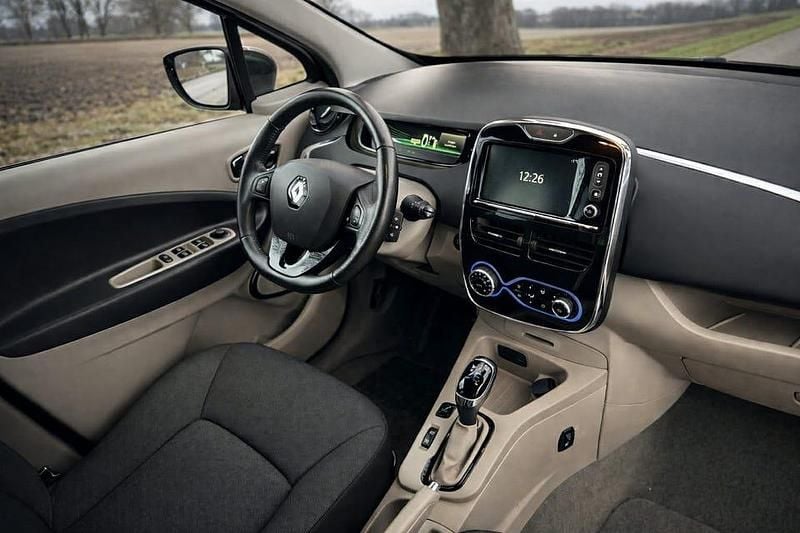 Begagnad Renault Zoe 64 kW (88 HK) 2016 Halvkombi