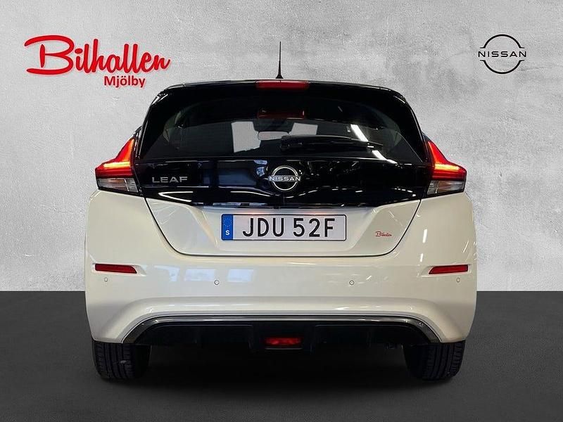 Begagnad Nissan Leaf Acenta 110 kW (150 HK) 2022 Vit Halvkombi