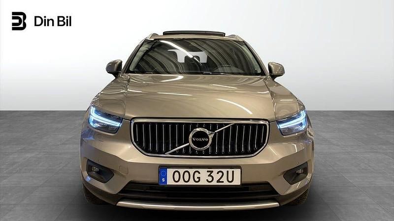Begagnad Volvo XC40 Inscription 180 HK (132 kW) 2022 Grå SUV