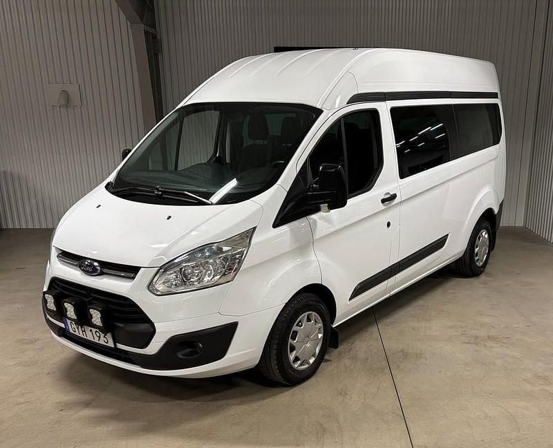 Vit Begagnad 2015 Ford Transit Custom Kombi | 109 000 kr (Superpris) - Bild 1/4