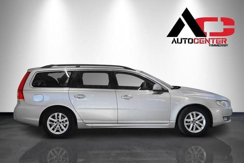 Begagnad Volvo V70 Momentum 150 HK (110 kW) 2016 Silver Kombi