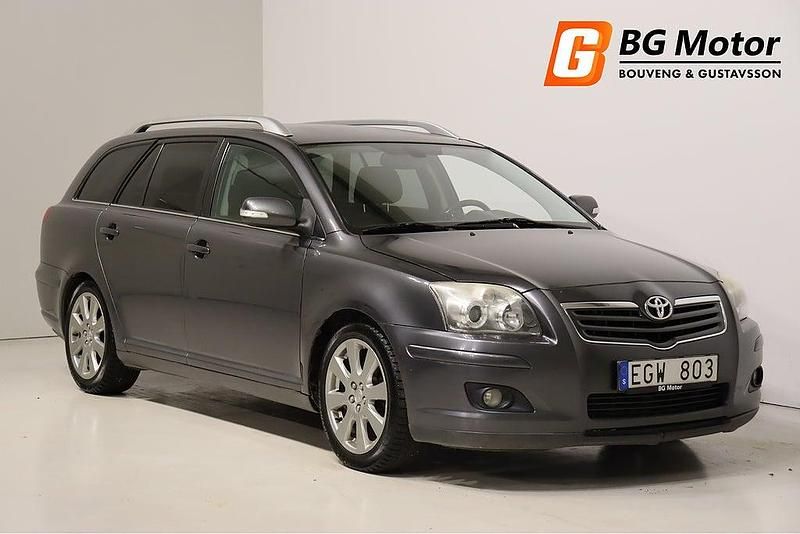 Grå Begagnad 2008 Toyota Avensis Kombi | 29 900 kr (Lite dyr) - Bild 1/4