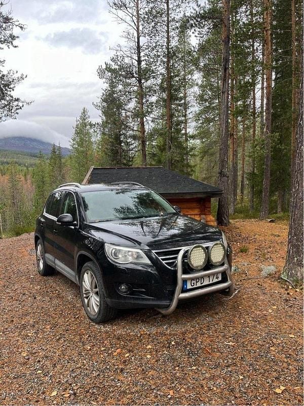 Svart Begagnad 2008 VW Tiguan Sportline SUV | 15 000 kr (Bra pris) - Bild 1/3