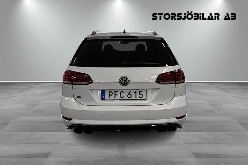 Begagnad VW Golf VII R 310 HK (228 kW) 2017 Vit Kombi