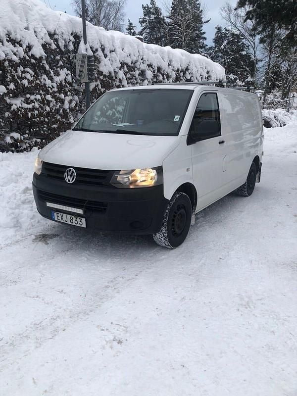 Vit Begagnad 2015 VW T6 Van | 86 000 kr (Superpris) - Bild 1/4