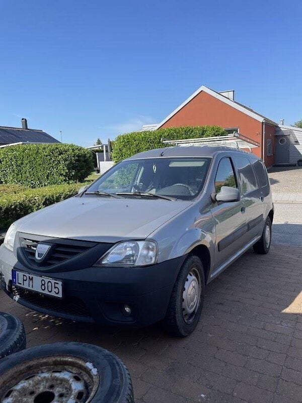 Blå Begagnad 2011 Dacia Logan Sedan | 49 000 kr - Bild 1/4