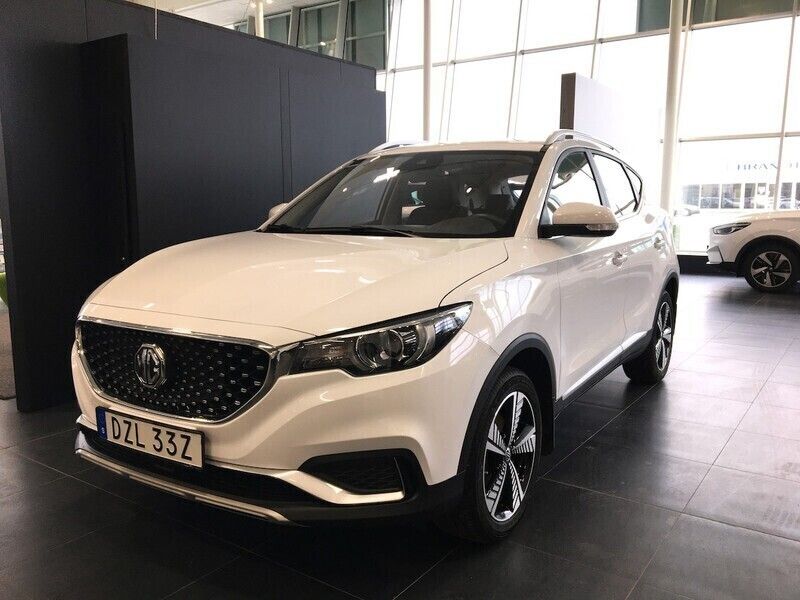 Begagnad MG ZS Luxury 105 kW (143 HK) 2020 Vit Sedan