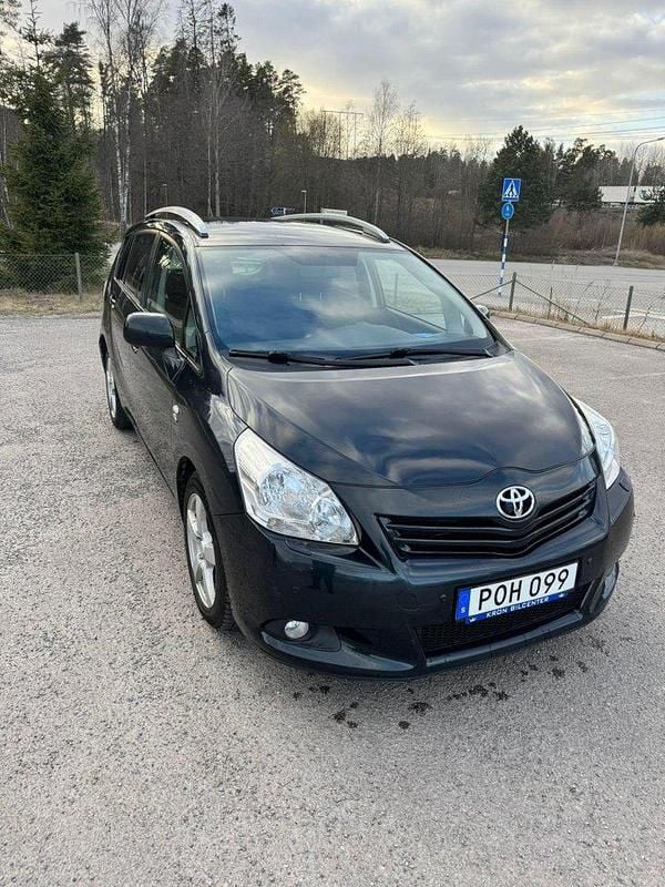 Blå Begagnad 2012 Toyota Verso Minibuss | 85 000 kr (Marknadspris) - Bild 1/4