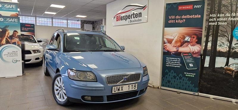 Blå Begagnad 2004 Volvo V50 Kombi | 29 900 kr (Lite dyr) - Bild 1/4