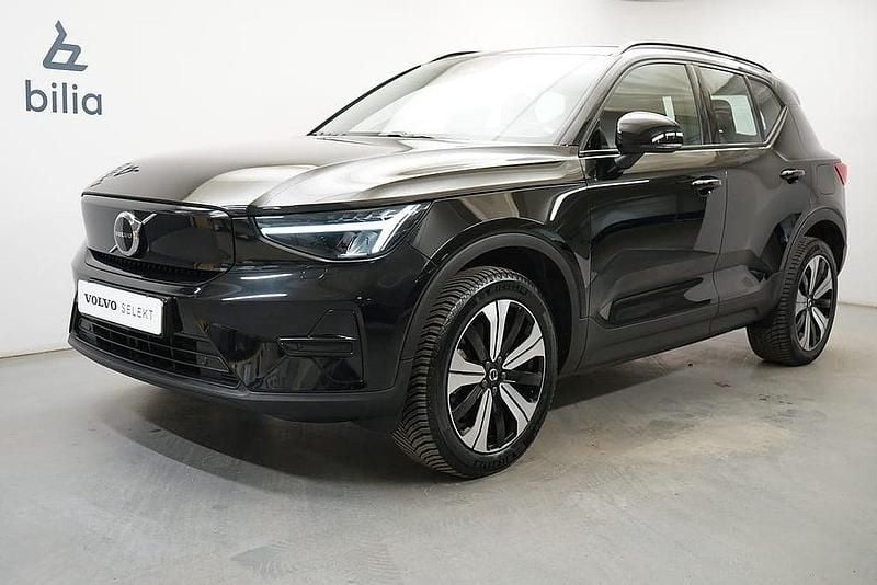 Begagnad Volvo XC40 Core 185 kW (252 HK) 2022 Svart SUV