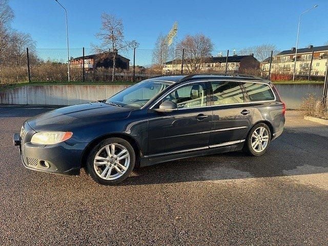 Blå Begagnad 2012 Volvo V70 Momentum Kombi | 50 000 kr (Superpris) - Bild 1/4