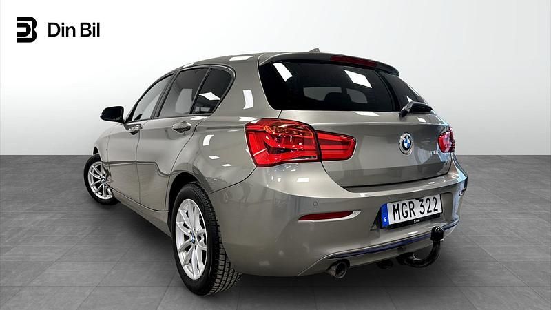 Begagnad BMW 116 Sport Line 116 HK (85 kW) 2016 Silver Halvkombi