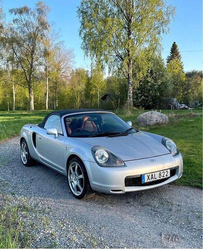Silver Begagnad 2000 Toyota MR2 Cab | 45 000 kr - Bild 1/3