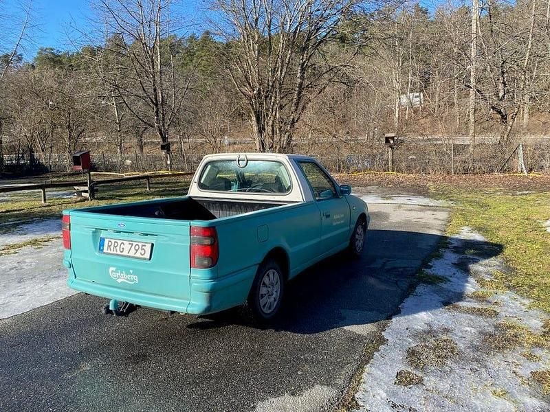 Begagnad Skoda Pick-up 2000 Pickup