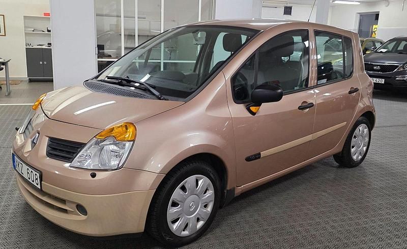 Begagnad Renault Modus 112 HK (82 kW) 2005 Ljusbrun Minibuss