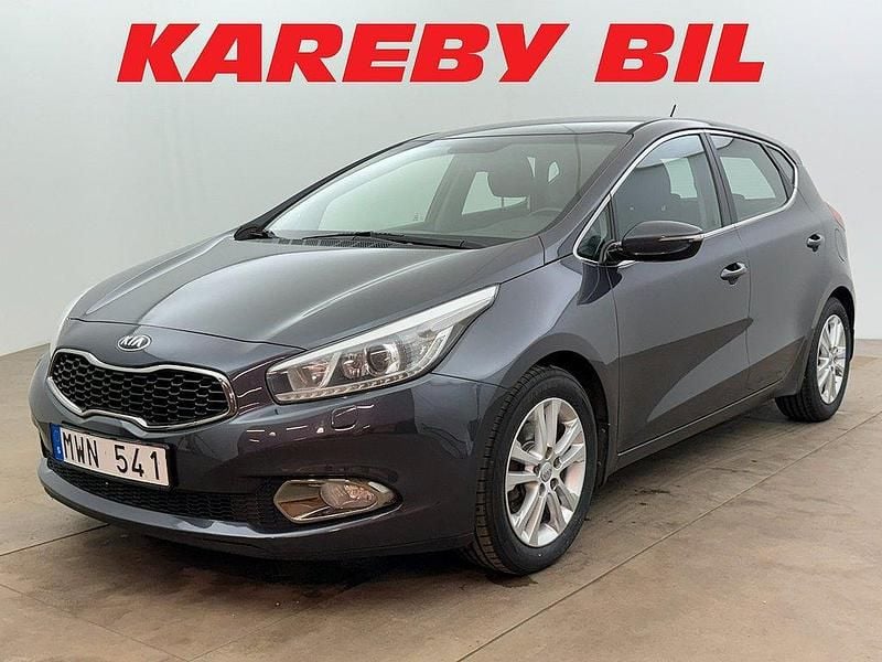 Grå Begagnad 2012 Kia Ceed Comfort Halvkombi | 58 900 kr (Marknadspris) - Bild 1/3