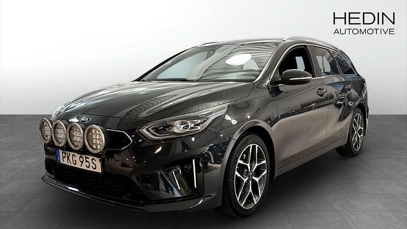 Grå Begagnad 2019 Kia Ceed GT GT-Line Kombi | 189 900 kr - Bild 1/4