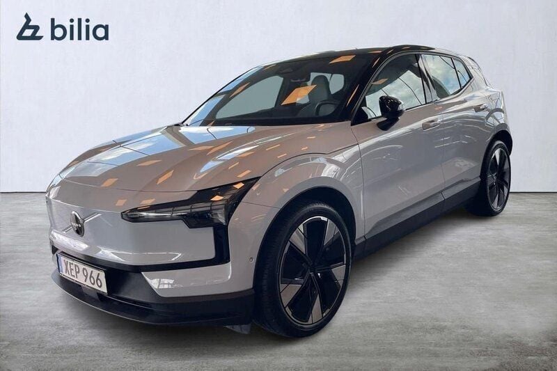 Ljusblå (blå) Begagnad 2024 Volvo EX30 Performance SUV | 439 900 kr (Bra pris) - Bild 1/3