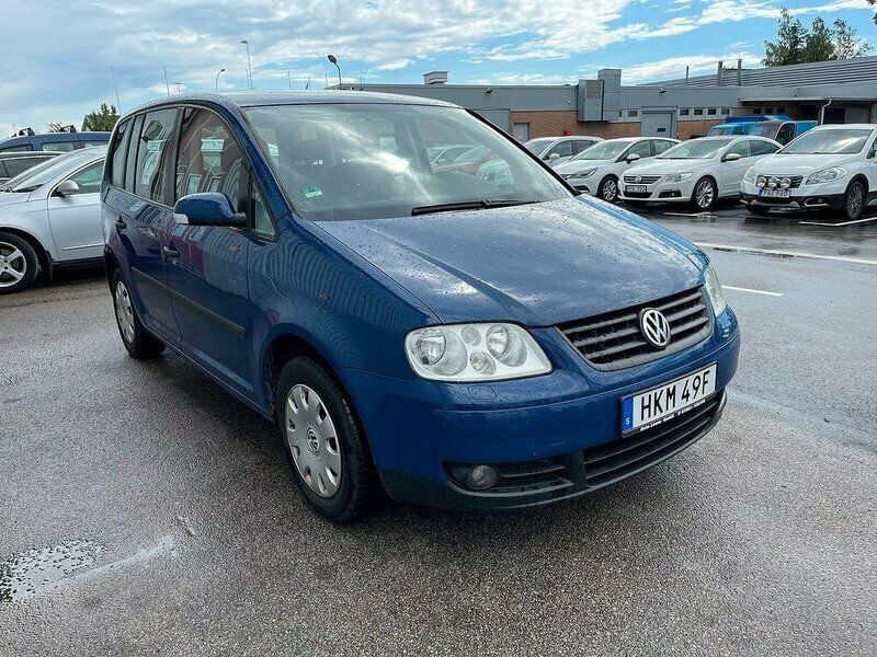 Begagnad VW Touran Comfortline 100 HK (73 kW) 2003 Blå Minibuss