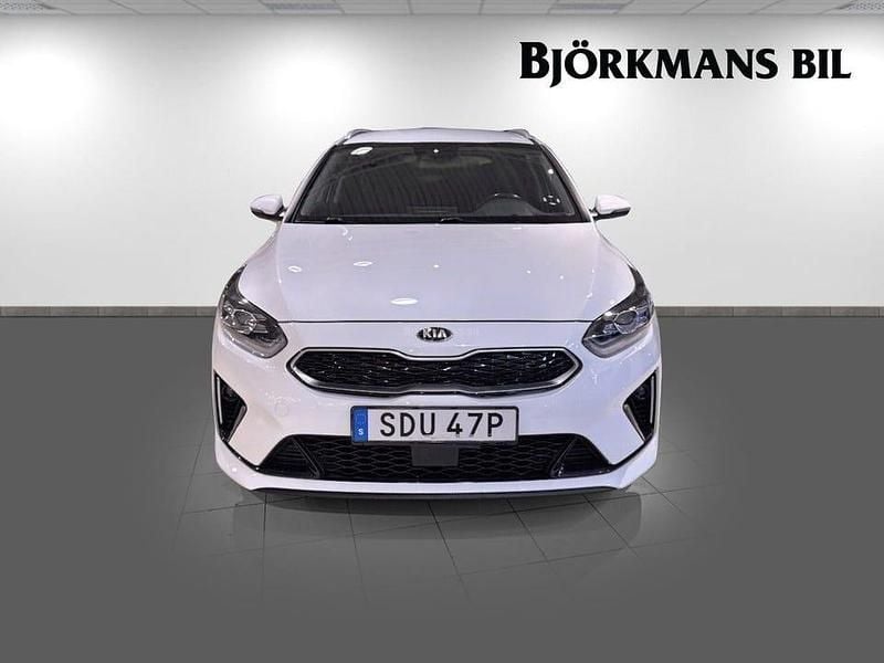 Begagnad Kia Ceed Sportswagon Advance 105 HK (77 kW) 2020 Vit Kombi