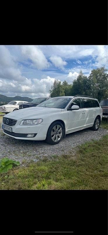 Vit Begagnad 2016 Volvo V70 Kombi | 70 000 kr (Superpris) - Bild 1/4