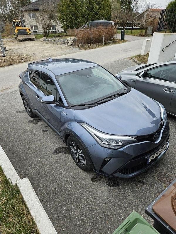 Grå Begagnad 2020 Toyota C-HR Edition SUV | 230 000 kr (Bra pris) - Bild 1/4
