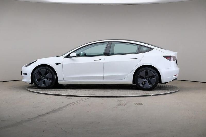 Begagnad Tesla Model 3 323 kW (440 HK) 2022 Vit Sedan