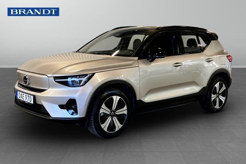 Ljusgrå (grå) Begagnad 2023 Volvo XC40 Ultimate SUV | 449 900 kr - Bild 1/3