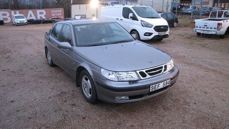 Ljusgrå Begagnad 2000 Saab 9-5 Griffin Sedan | 49 000 kr - Bild 1/4