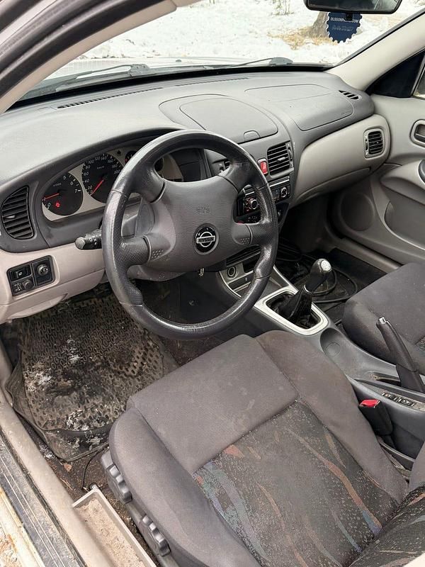 Begagnad Nissan Almera 114 HK (83 kW) 2002