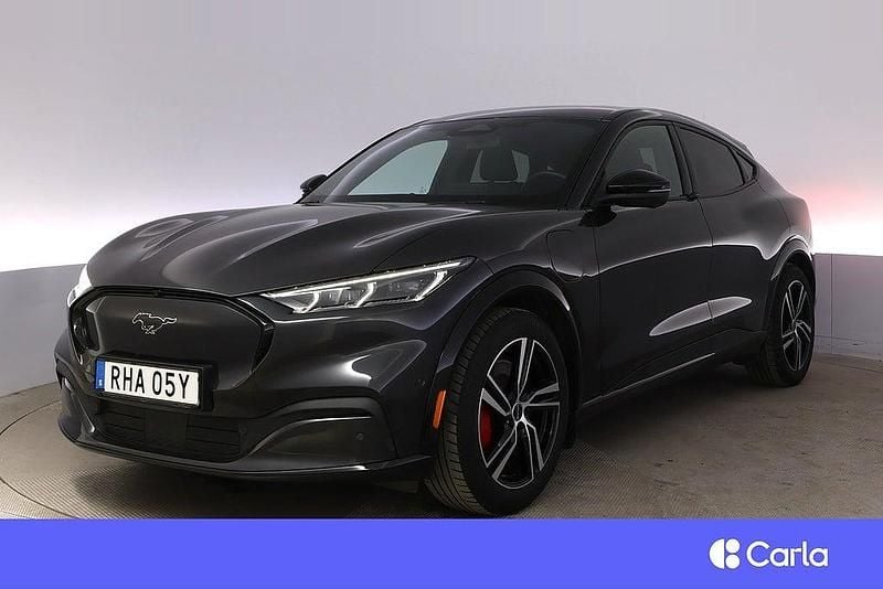 Grå Begagnad 2022 Ford Mustang Mach-E Standard Range SUV | 336 900 kr (Bra pris) - Bild 1/4
