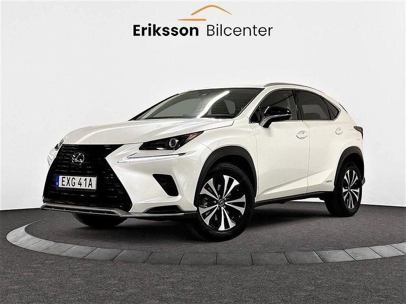 Vit Begagnad 2021 Lexus NX300h SUV | 269 900 kr (Bra pris) - Bild 1/4