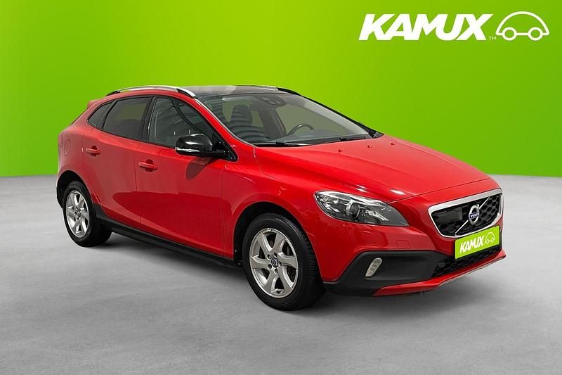 Röd Begagnad 2015 Volvo V40 CC Kombi | 174 800 kr - Bild 1/3