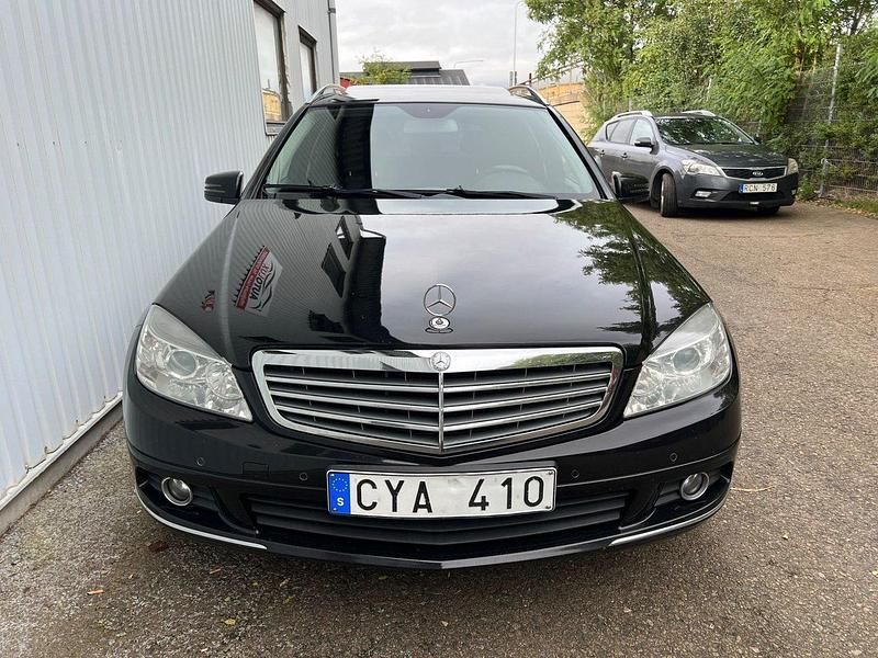 Svart Begagnad 2011 Mercedes C220 Kombi | 74 900 kr (Marknadspris) - Bild 1/4