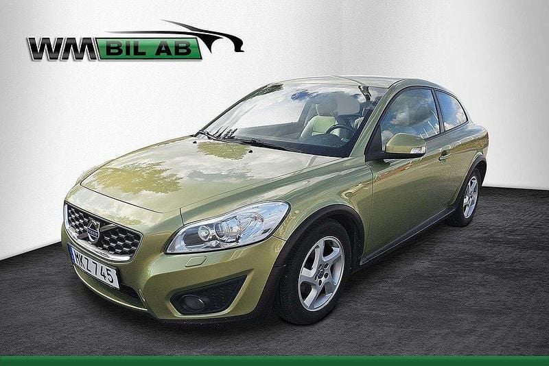 Grön Begagnad 2010 Volvo C30 Momentum Halvkombi | 54 000 kr (Marknadspris) - Bild 1/4