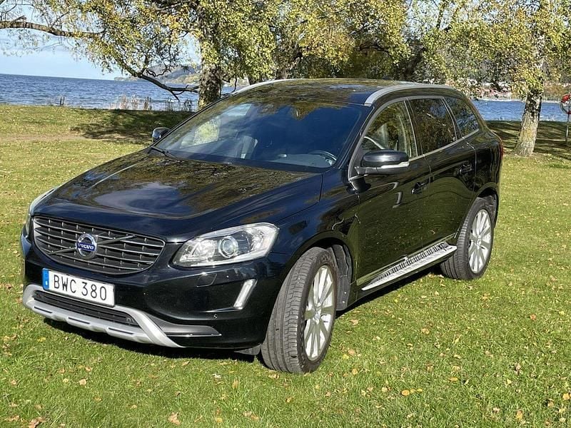 Svart Begagnad 2014 Volvo XC60 Summum SUV | 145 000 kr (Marknadspris) - Bild 1/4