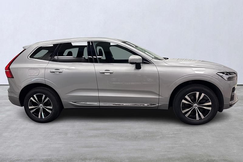 Begagnad Volvo XC60 Core 253 HK (186 kW) 2022 Silver SUV