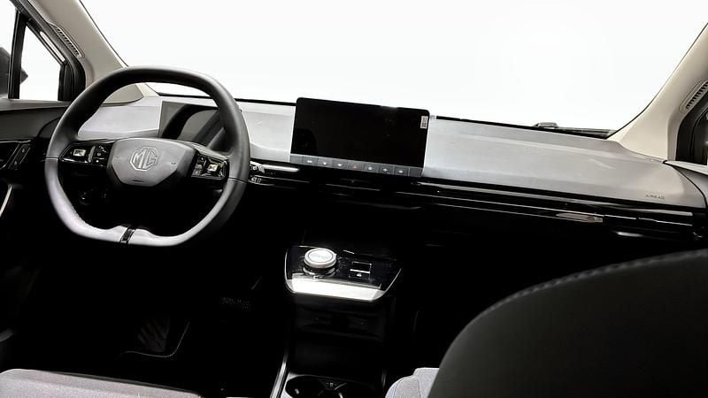 Begagnad MG MG4 EV 125 kW (170 HK) 2024 Grå Halvkombi