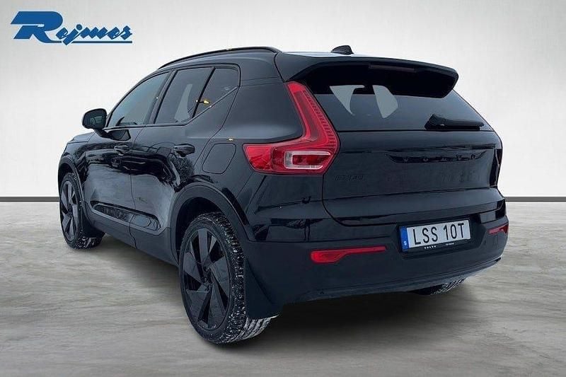 Begagnad Volvo EX40 Performance 325 kW (442 HK) 2024 Svart SUV