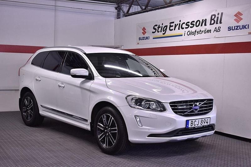 Vit Begagnad 2017 Volvo XC60 Standard SUV | 176 500 kr (Marknadspris) - Bild 1/4