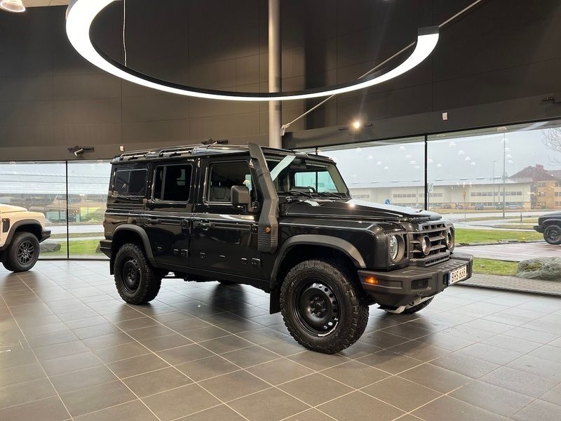 Grå Begagnad 2023 Ineos Grenadier Kombi | 739 000 kr - Bild 1/1