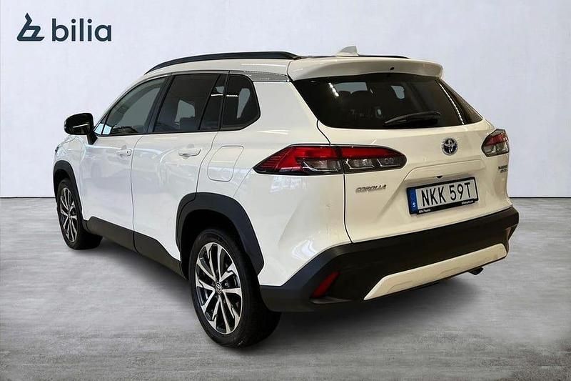 Begagnad Toyota Corolla Cross Style 200 HK (147 kW) 2022 Vit SUV