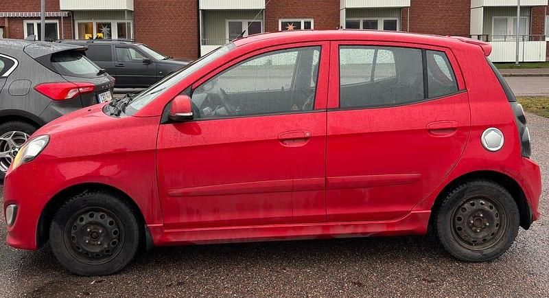 Röd Begagnad 2010 Kia Picanto Halvkombi | 25 000 kr (Bra pris) - Bild 1/4