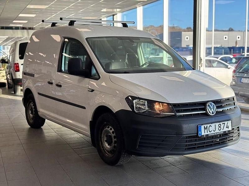 Vit Begagnad 2016 VW Caddy Minibuss | 79 900 kr (Superpris) - Bild 1/4
