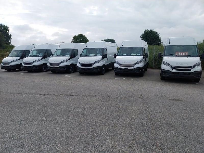 Ny Iveco Daily 136 HK (100 kW) 2025 Vit Van